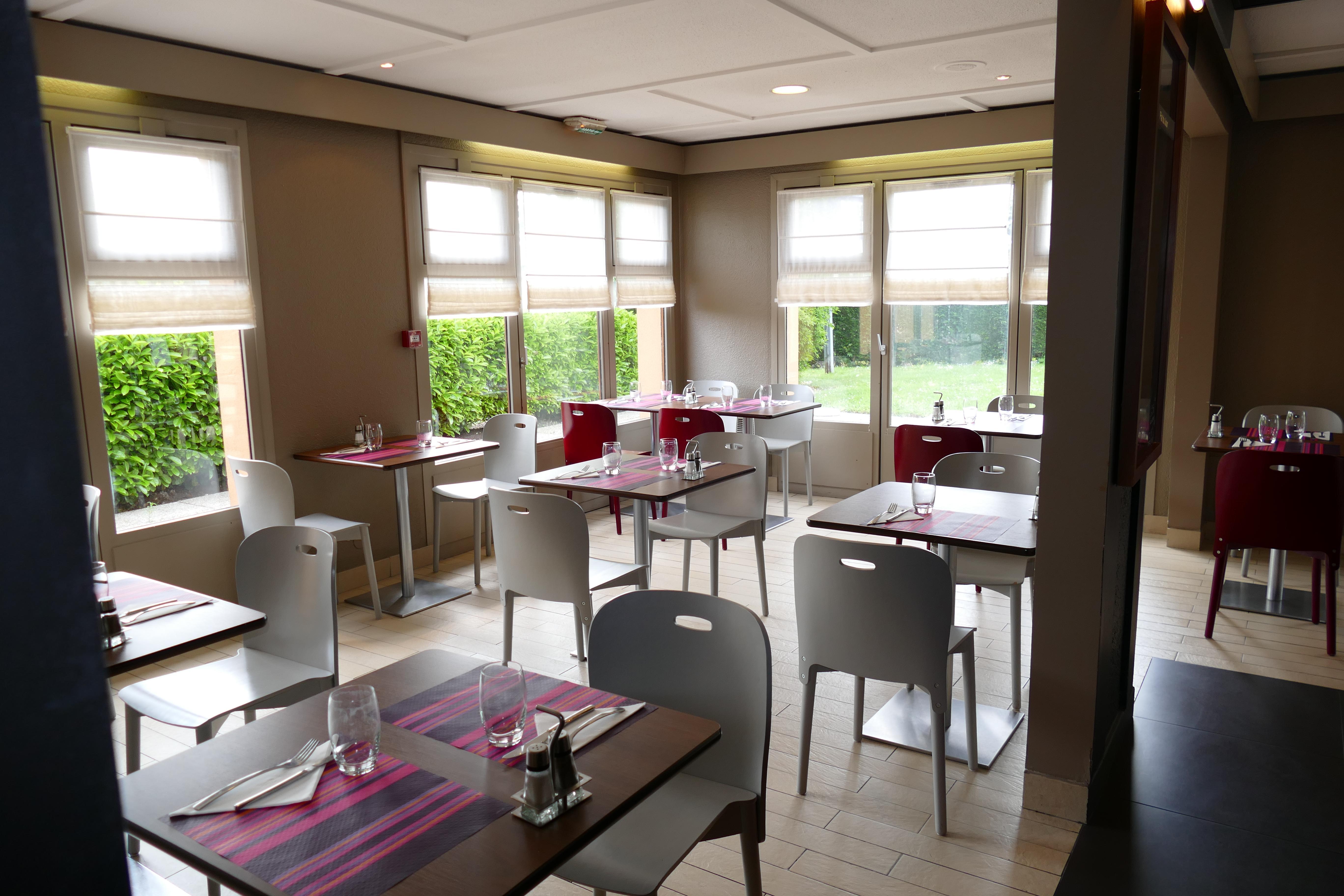 Kyriad Rouen Sud - Oissel Saint-Étienne-du-Rouvray Buitenkant foto