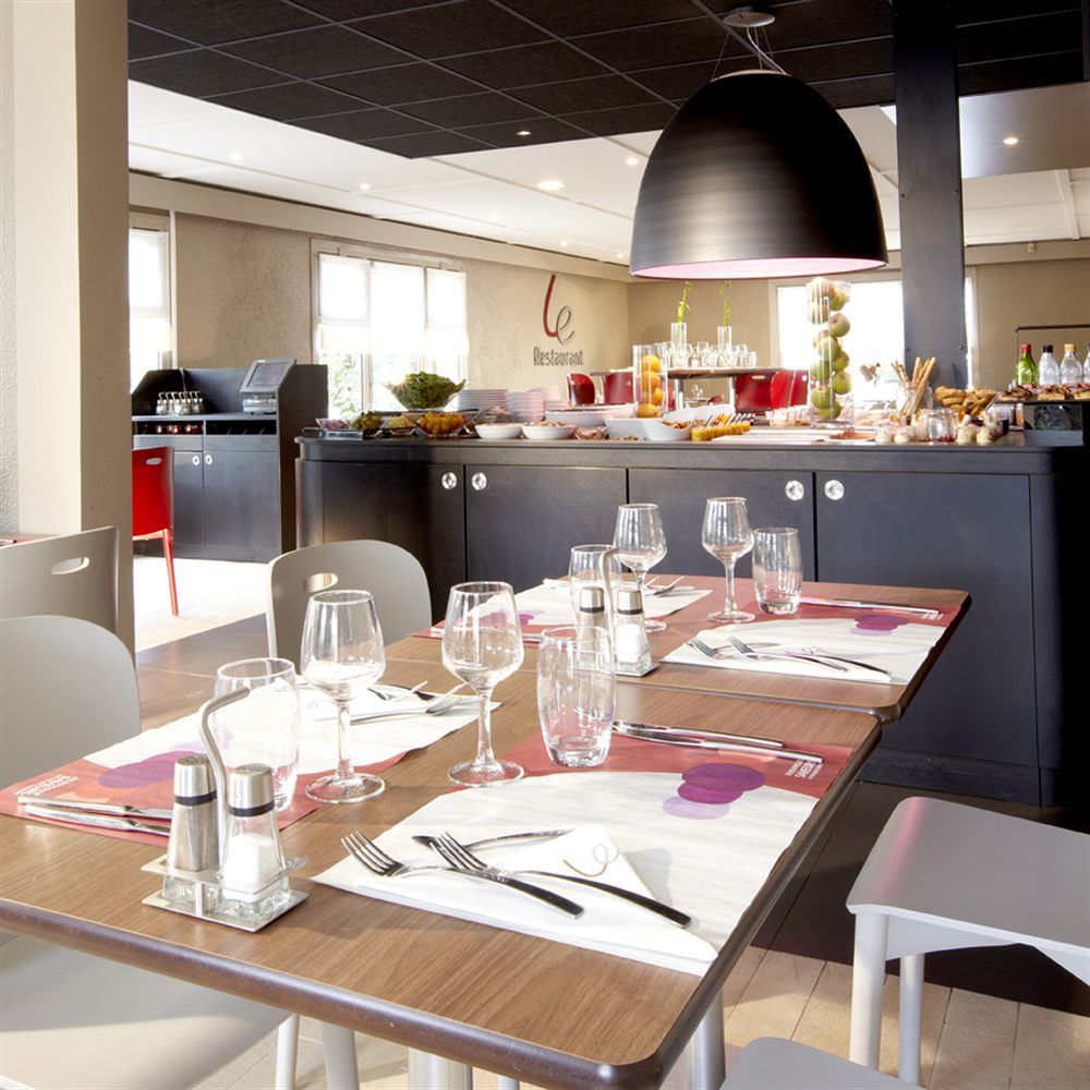 Kyriad Rouen Sud - Oissel Saint-Étienne-du-Rouvray Restaurant foto